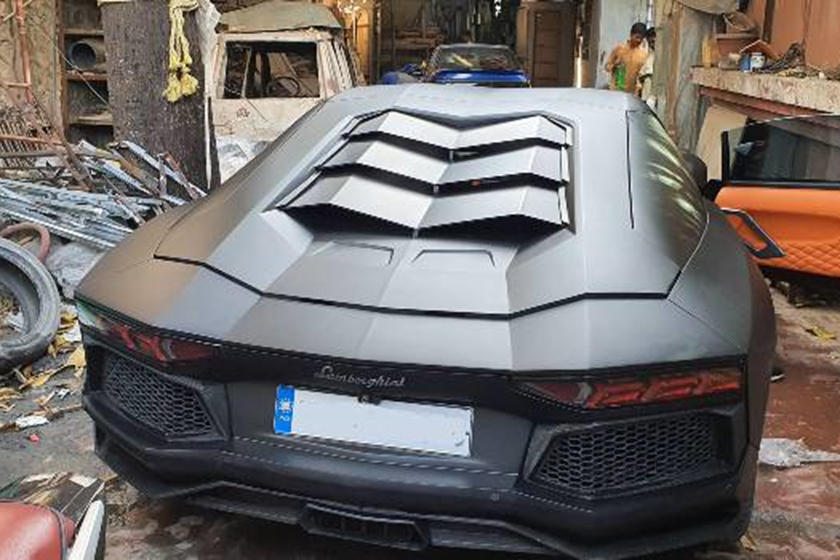 Lamborghini Aventador replica