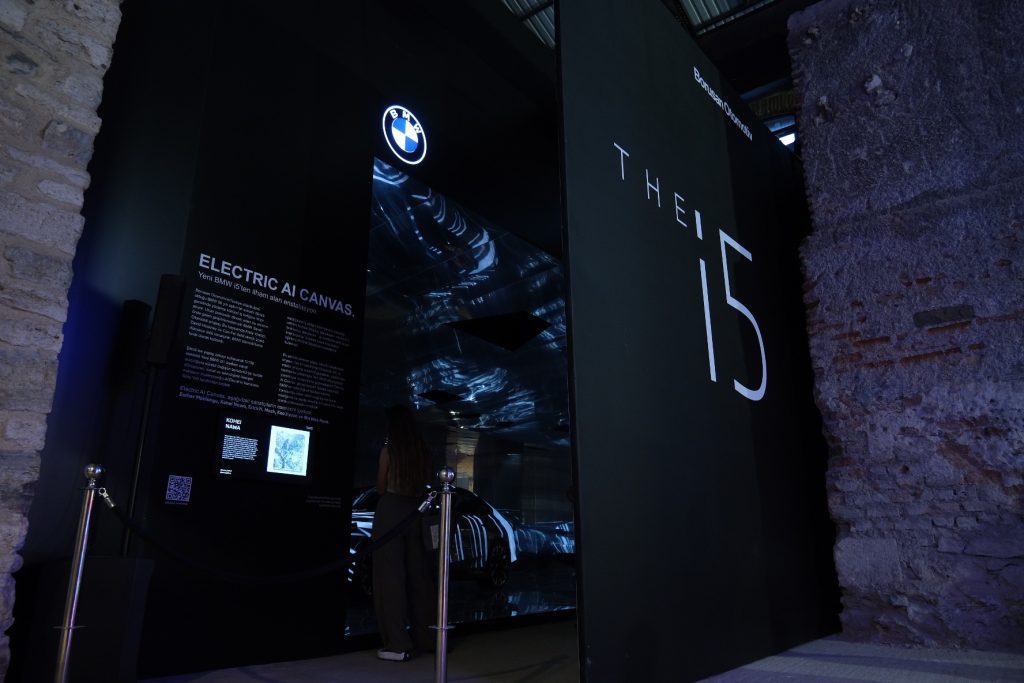 Yeni BMW i5, "The Electric AI Canvas" enstalasyonuyla Contemporary Istanbul’da!